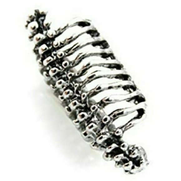 🦴 Spine Ear Cuff - Picture 2 of 5